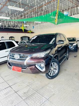 TOYOTA HILUX SW4 2.8 SRX 4X4 16V TURBO INTERCOOLER DIESEL 4P AUTOMÁTICO